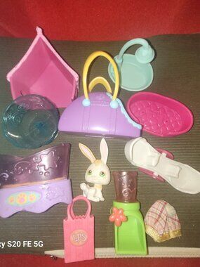 Vintage Littlest Pet Shop Pieces